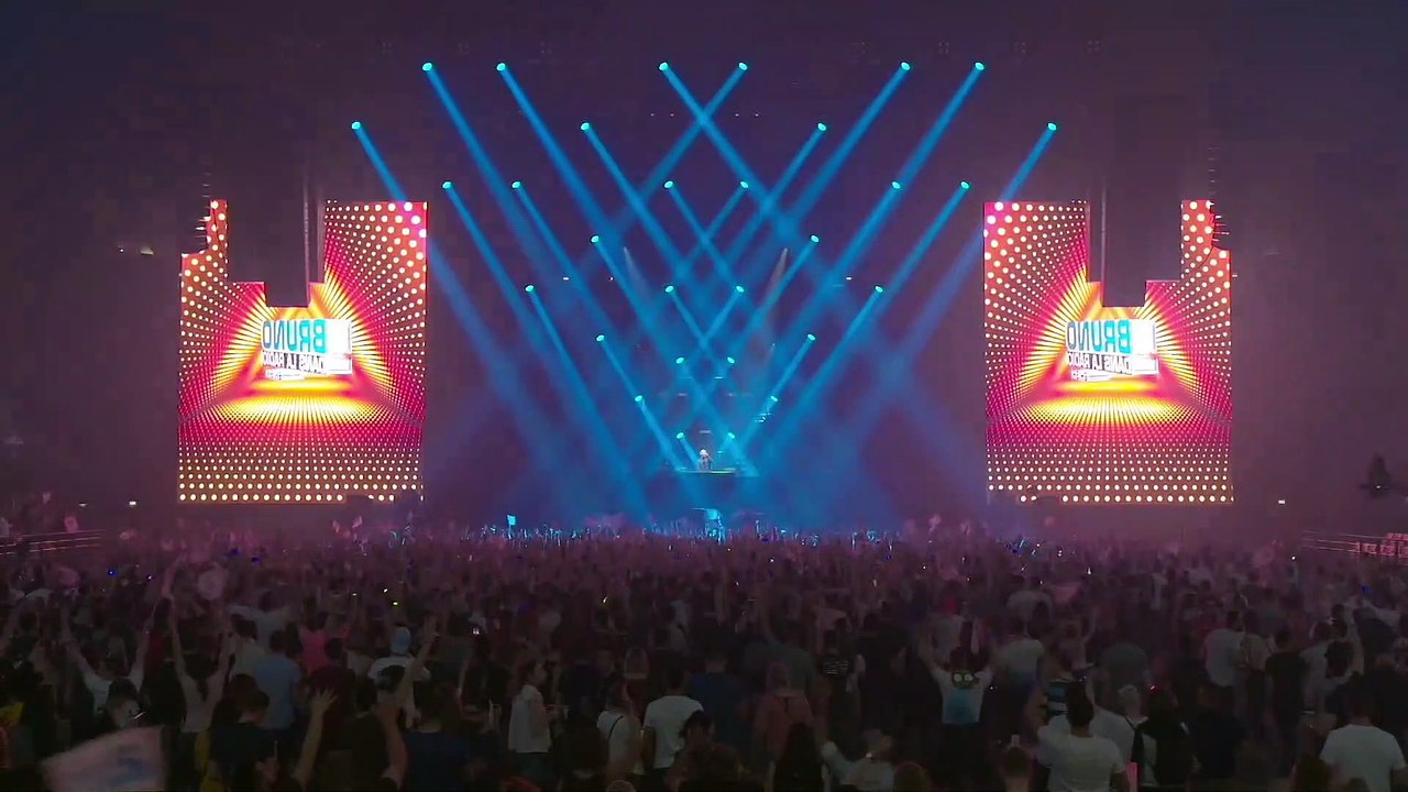 Le Mix d'Elliot de Bruno dans la Radio au Fun Radio Ibiza Experience 2019