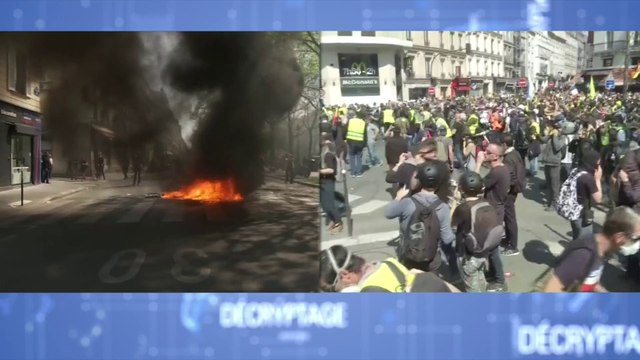Gilets jaunes: l'atmosphère se tend dans le cortège parisien