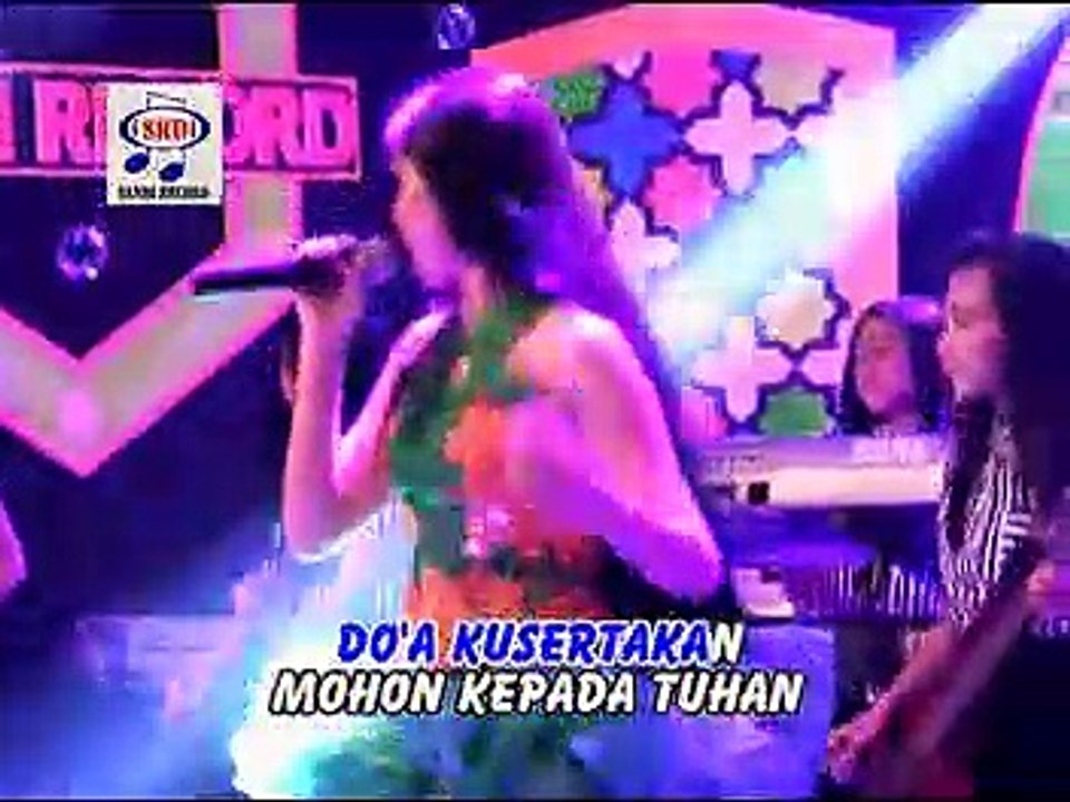 Utami DF - Oleh Oleh [Official Music Video]