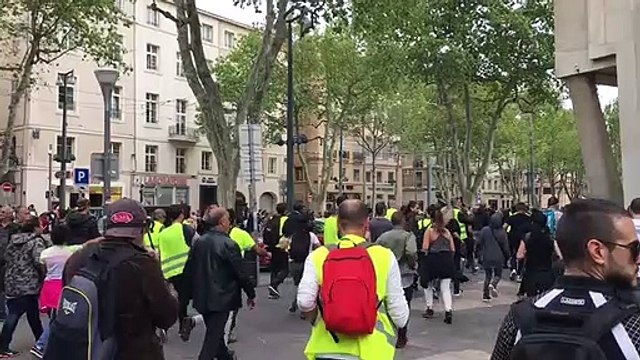 Gilets jaunes à Marseille : la situation s’est tendue entre les gilets jaunes et la police