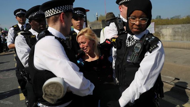 London climate change activists continue protest after more than 750 arrested