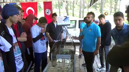 Öğrenciler deniz kaplumbağaları için kürek çekti