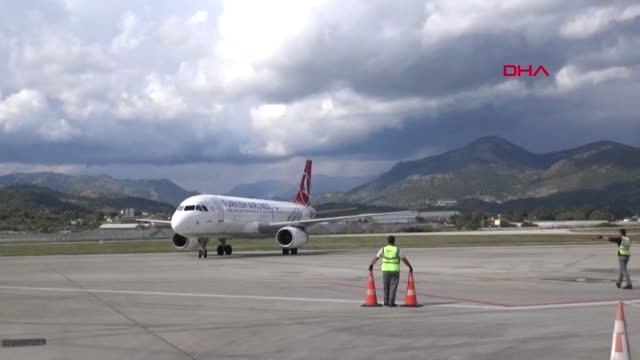 Spor Fenerbahçe Kafilesi Antalya'ya Geldi