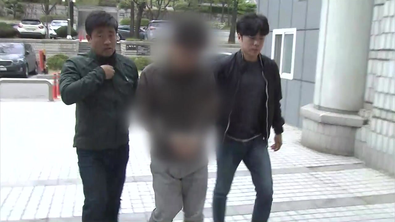 '클럽 적발 무마' 뒷돈 건넨 브로커 영장 기각 / YTN