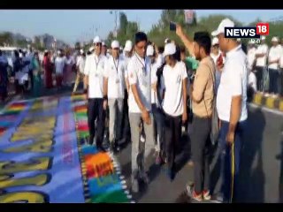 ‘रन फॉर वोट’ में वोटर आईडी कार्ड लेकर दौड़े कर्मचारी- run-for-vote-cast-employees-will-run-with-voter-id-card-in-ajmer