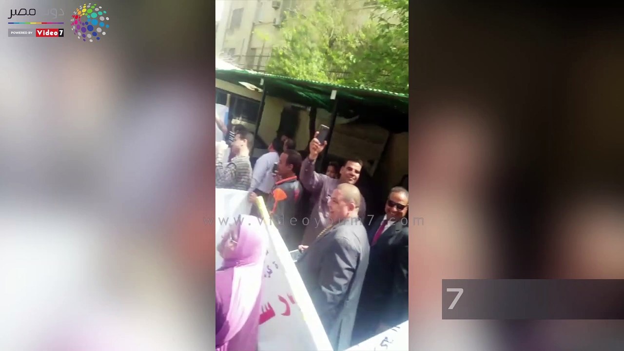 سيدات كرداسة في  مسيرة لدعم التعديلات الدستورية  مرددين : تحيا مصر