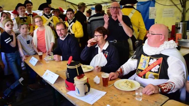 Un Molon remporte le concours du plus grand mangeur de djote de Namur
