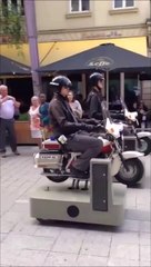 Hilarant : ces policiers ont une façon très originale de patrouiller