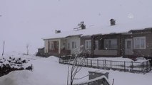 Ovacık'a Nisan Ayında Kar Yağdı