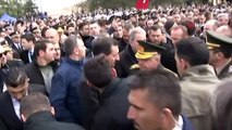 CHP Lideri Kılıçdaroğlu’na şehit cenazesinde saldırı