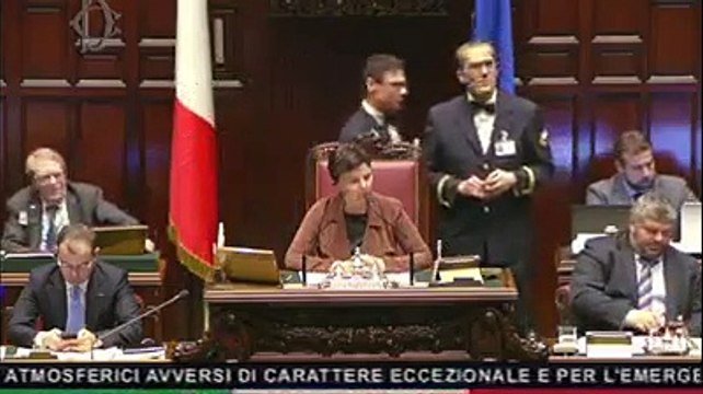 Xylella Puglia: Deputata M5S Sara Cunial contro abbattimento ulivi