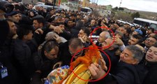 Kimliği Belirsiz Kadın, Şehit Cenazesinde Kılıçdaroğlu'na Seccade ile Saldırdı
