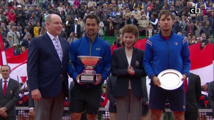 Remise du trophée et l'hymne italien en l'honneur de Fognini