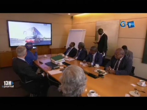 RTG/Rencontre du ministre des transports et de la logistique avec des partenaires pour la mise en place d’autobus pour le Gabon en Belgique.