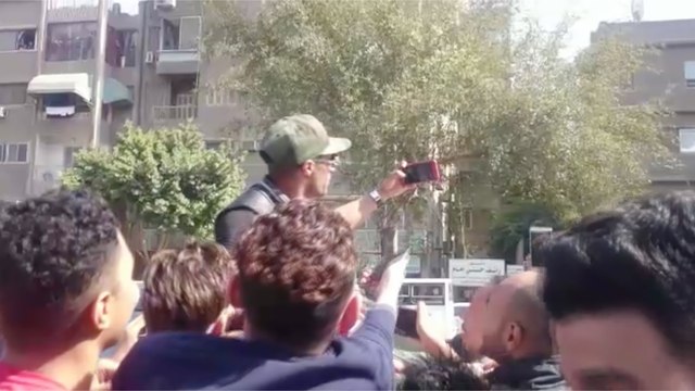 سيلفي بالدور على محمد رمضان.. كله هيتصور