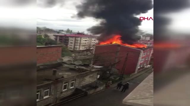 Samsun Denize Düşen Genç Kızı, Polis Kurtardı