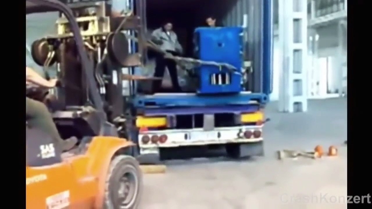 Forklift Crash and Fail Compilation 2018