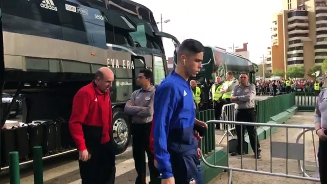Betis-Valencia: Llegada del Valencia al Benito Villamarín
