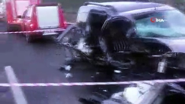 Milas’ta hafif ticari araçla otomobil çarpıştı: 2 ölü 3 yaralı