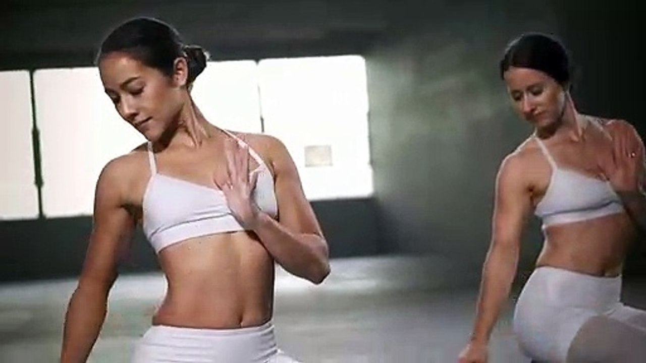 YOGA Flow Motion _ Briohny Smyth & MacKenzie Miller