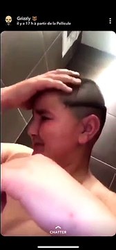 Quand il pense avoir reçu la meilleure coupe de cheveux de sa vie...