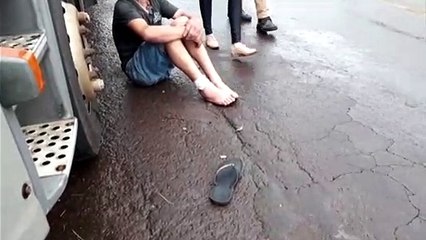 Ocupantes de veículos entram em vias de fato na Rua Manaus