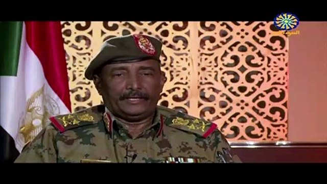 رئيس المجلس العسكري السوداني يؤكد التزام نقل السلطة الى الشعب