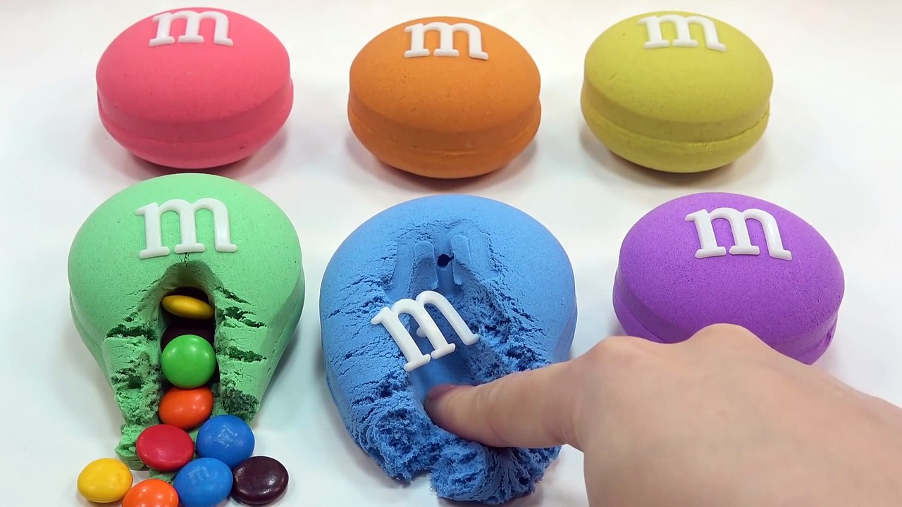 Skidamarink Song   Learn Colors and Making Mini Human with Kinetic Sand   Nursery Rhymes & Kids Song