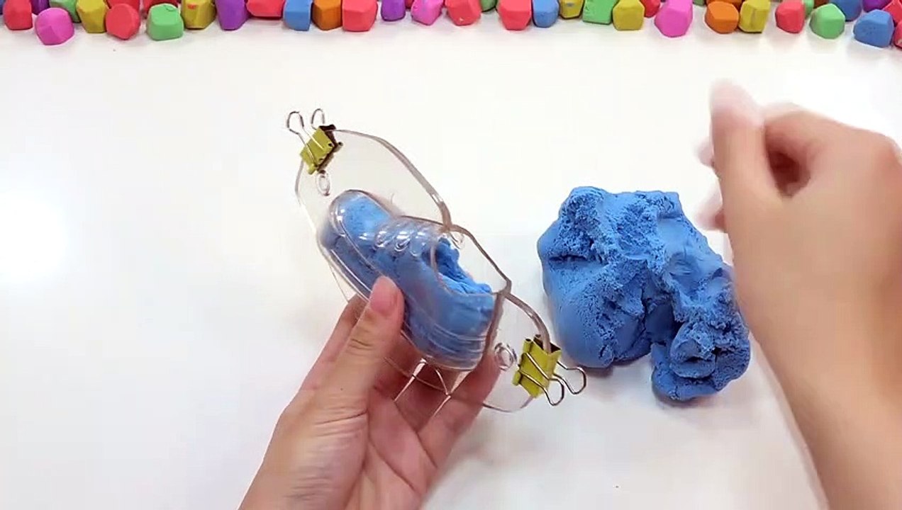 The Muffin Man   How To Make Footwear with Kinetic Sand   Nursery Rhymes & Kids Songs