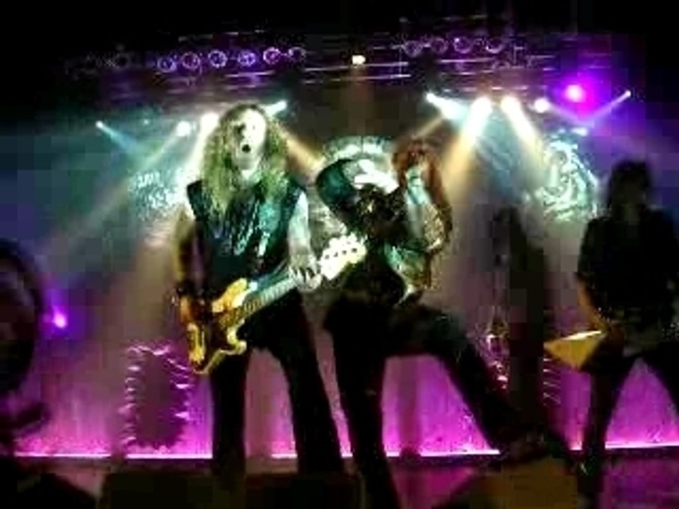 Helloween - Eagle Fly Free