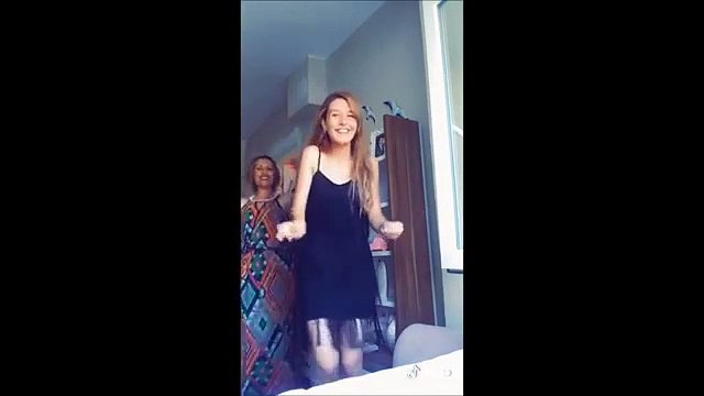 Ankara oyun havası oynayan kızlar