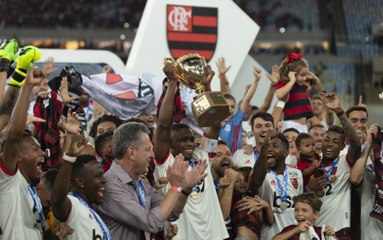 Tải video: Veja a festa do 35° titulo carioca do Flamengo no Maracanã