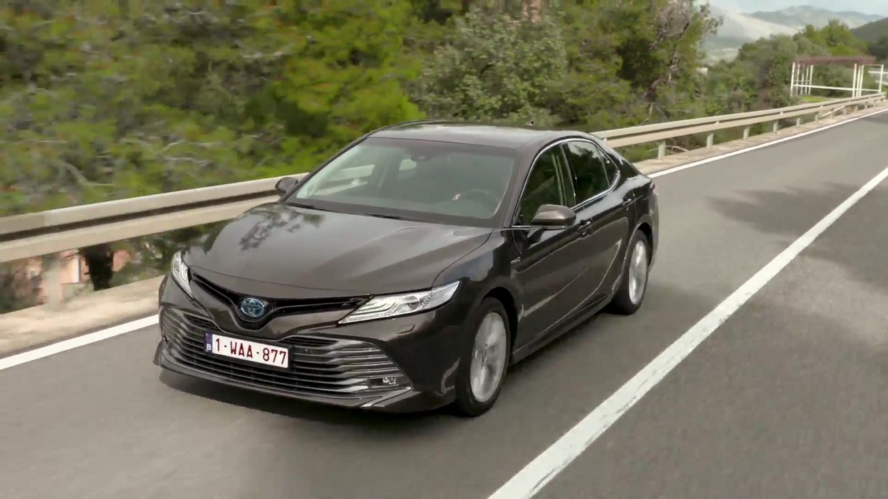 Der neue Toyota Camry Hybrid Überblick