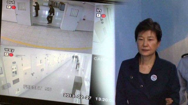 검찰, '박근혜 허리디스크' 구치소 조사...1시간 직접 면담 / YTN
