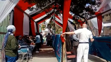 تأخر فتح لجنة مدرسة صلاح الدين الأيوبي أكثر من تلت ساعة