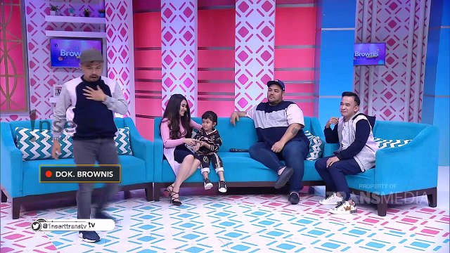 INSERT - Ayu Ting-Ting Bingung Pilih Shaheer Sheikh Atau Emre Kivilcim?
