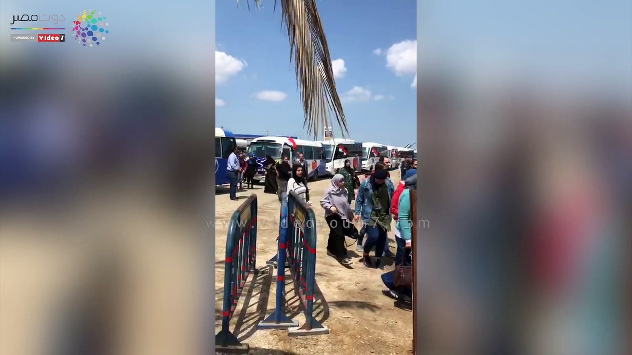 طوابير السيدات ومسيرات الشباب أمام لجان الاستفتاء ببورسعيد
