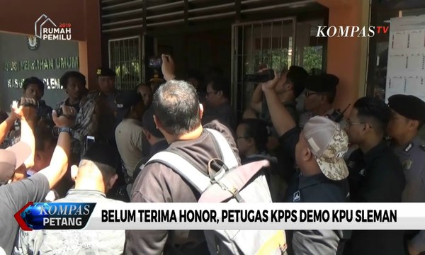 Belum Terima Honor, Petugas KPPS Demo KPU Sleman