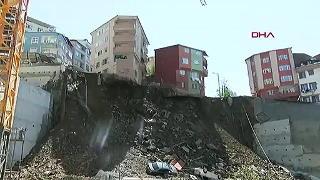 Kağıthane'de binanın çökme anı