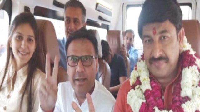 Sapna Chaudhary का BJP Road Show में दिखा जलवा, कुछ यूं Manoj Tiwari के साथ आई नज़र|वनइंड़िया हिंदी