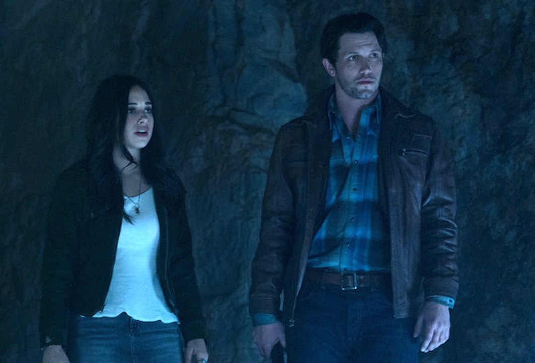 The CW's — "Roswell, New Mexico" Season 4 Episode 1 (S4 E1) English Subtitles