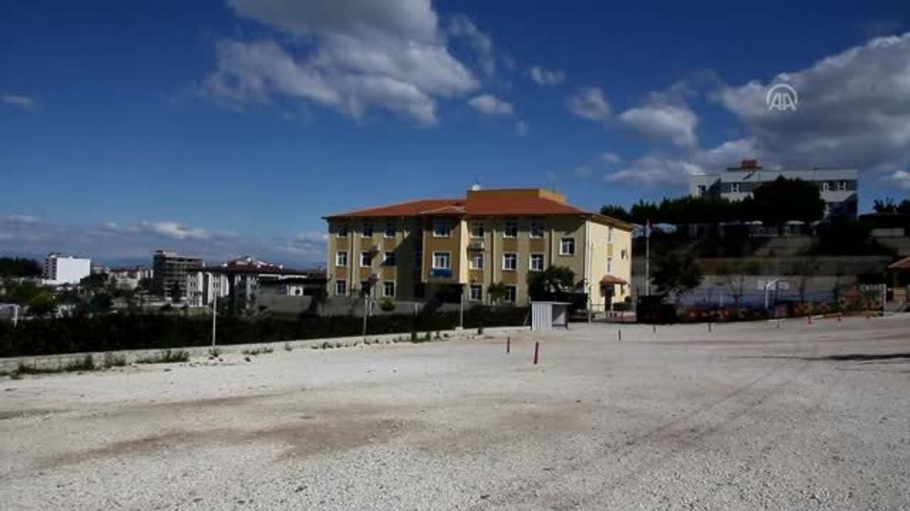 Hazreti İsa Olduğunu" İddia Eden Öğretmen Açığa Alındı