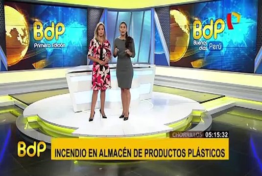 Chorrillos: incendio consumió almacén de productos plásticos