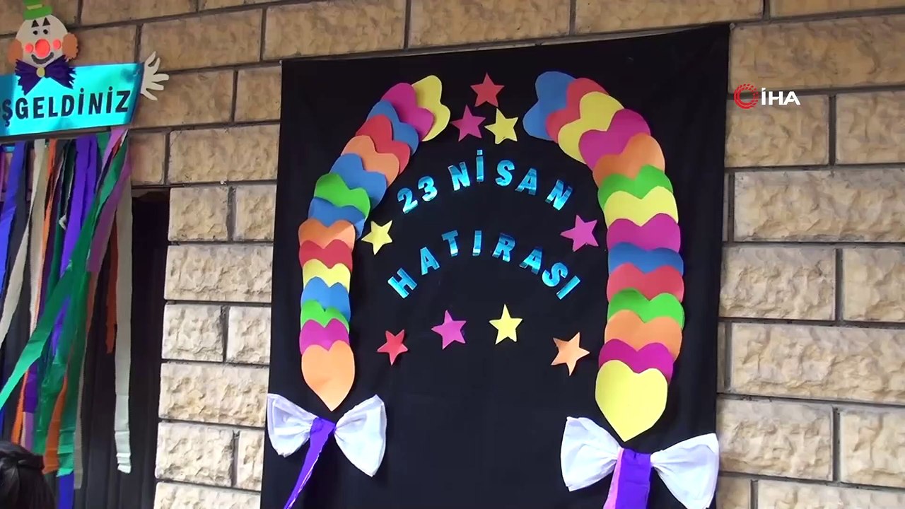 5 yaşındaki Cemrenur, İstiklal Marşı'nı okurken gözyaşlarına boğuldu