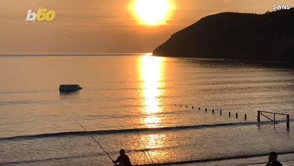 The Old Van And The Sea! Man’s Van Submerged After He Parks it on Beach Just Before High Tide!