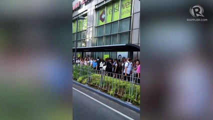 Descargar video: #EarthquakePH: Makati workers evacuate