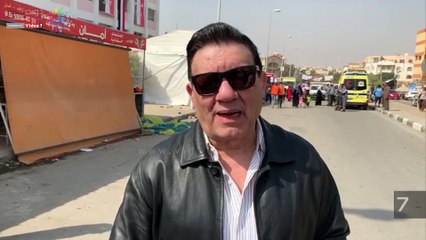 مدحت شلبي يدلى بصوته في الاستفتاء بلجنة سيزا نبراوى