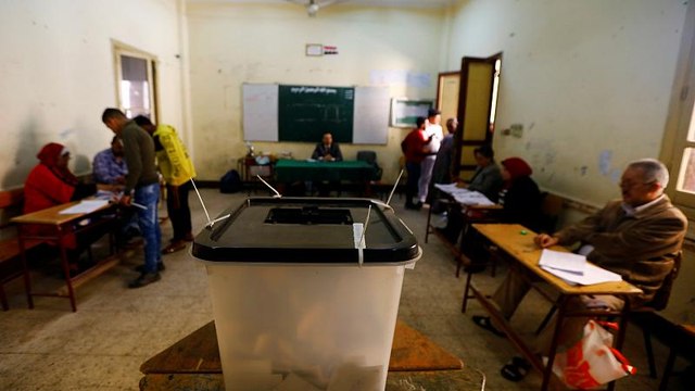 فيديو: المصريون يقترعون لليوم الثالث بالاستفتاء على تعديل الدستور