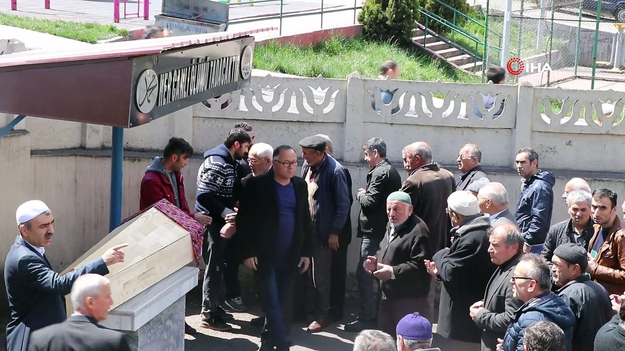 Kene vakasında aynı kaderi paylaştığı oğlu ile yan yana defnedildi