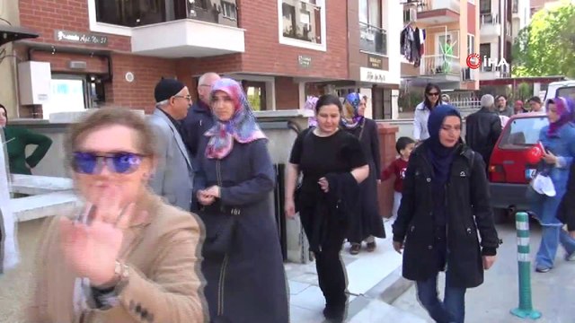 Minikler bando eşliğinde vatandaşları bayrama davet etti